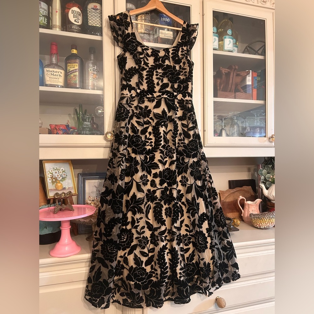 Elegant Black Floral Prom Dress